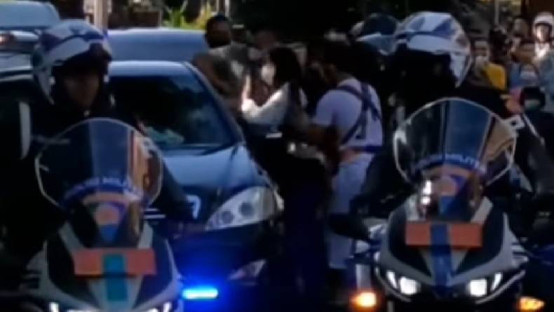 Perempuan Terobos Iring-iringan Presiden Jokowi di Bali, Polisi: Ingin Salaman