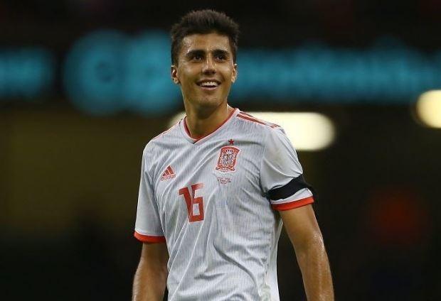 Rodri Ingin Bersaing dengan Sergio Busquets, Siap Main Jadi Bek di Piala Dunia 2022