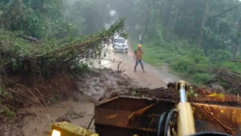 BPJN Sulut Ingatkan Pengguna Jalan Waspadai Longsor dan Pohon Tumbang