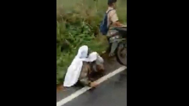 Pilu, Nenek Viral yang Ditendang Pelajar di Tapsel Diduga ODGJ 