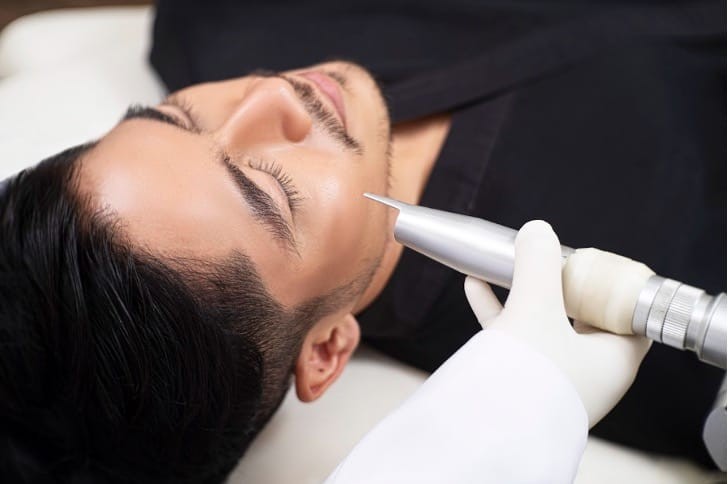 Bukan hanya Perempuan Pria Juga Butuh Perawatan Cegah Penuaan Dini, Ini Alasannya 