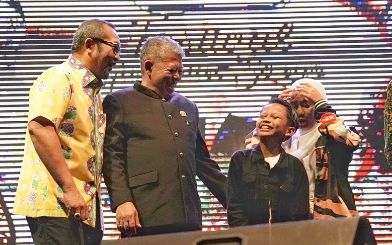Farel Prayoga Pukau Ribuan Penonton pada Puncak Festival Gubernur Soerjo di Magetan