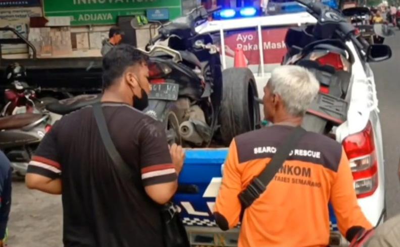  Tabrakan Maut di Persimpangan Sawah Besar Semarang, Pasutri Tewas Mengenaskan