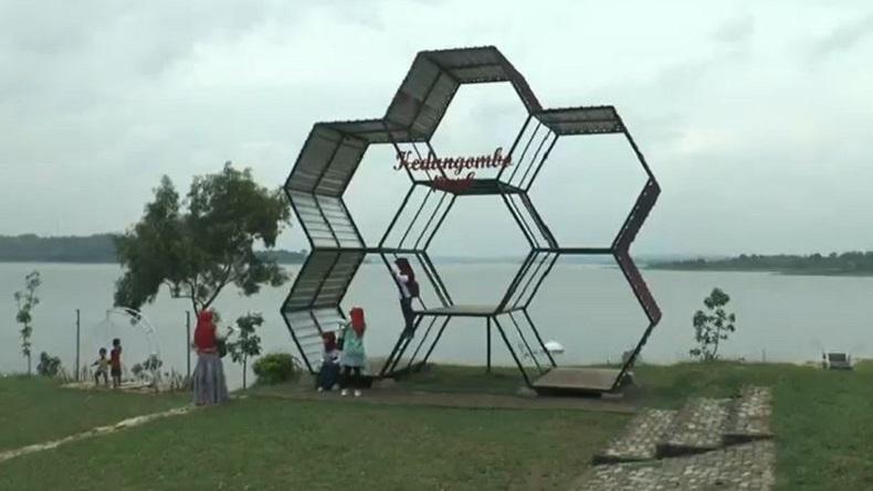 Menikmati Wisata Hutan di Pinggir Waduk Kedung Ombo, Sajikan Kemegahan Gunung Merapi