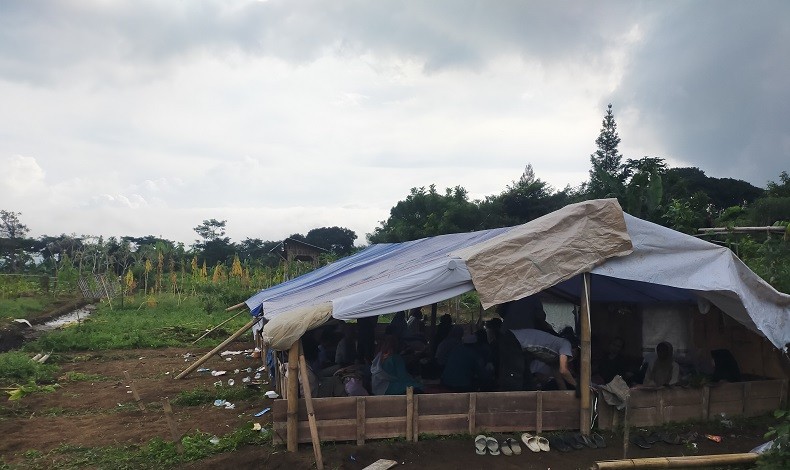 Bantuan Belum Merata, Warga Kampung Cibeureum Cianjur Terpaksa Utang untuk Makan