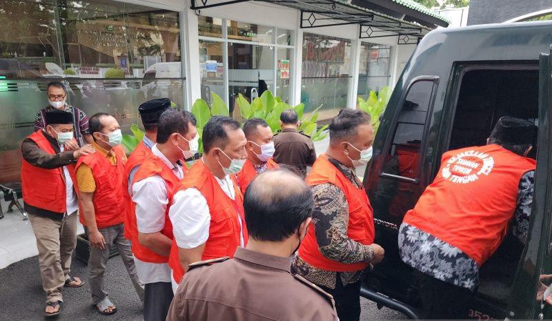   Kasus Suap Seleksi Perades Demak, 2 Dosen UIN Walisongo Semarang Dihukum 1 Tahun Penjara 