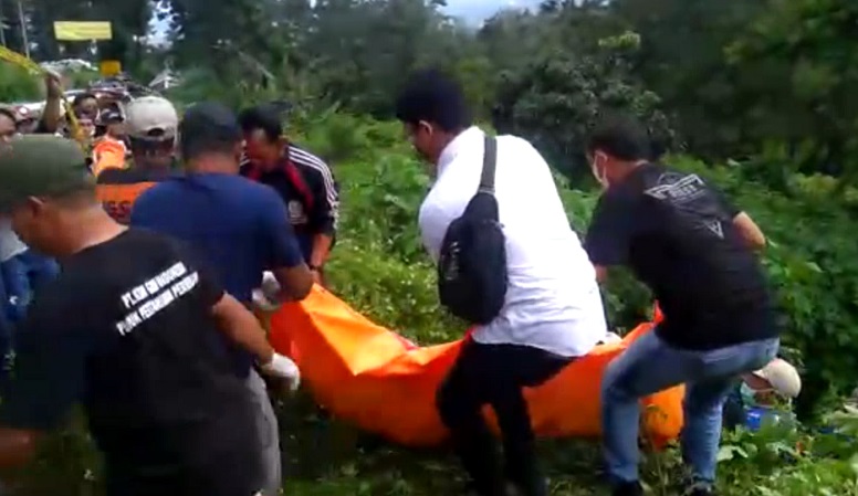 Geger Mayat Terbungkus Karpet di Jurang Pacet, Diduga Korban Pembunuhan