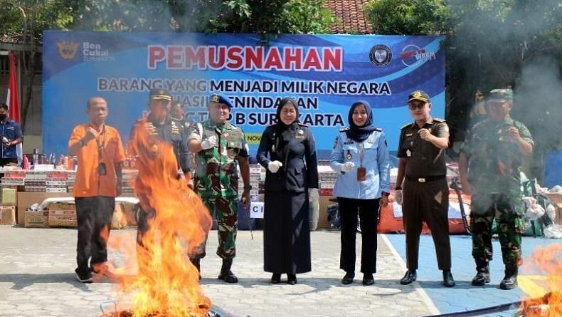 Bea Cukai Surakarta Musnahkan Ribuan Batang Rokok Ilegal
