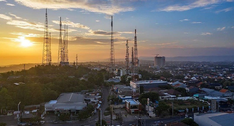 Keindahan Bukit Gombel, Tanah Tertinggi di Semarang hingga Misteri Kuburan di Puncaknya
