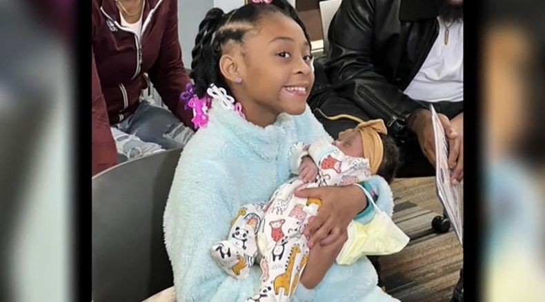 Kisah Gadis 10 Tahun Bantu Ibunya Melahirkan di Rumah, Diganjar Penghargaan