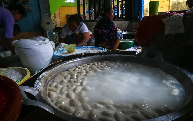  Palembang Dijuluki Kota Pempek, Benarkah terkait Pria China?