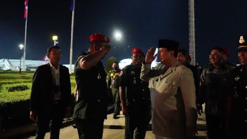 Saat Kopassus Kamboja Sambut Prabowo dengan Salam Komando di Phnom Penh