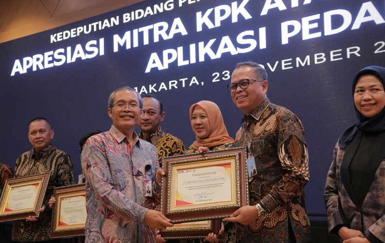 Implementasikan Media Pemberantasan Korupsi, bank bjb Raih Penghargaan Mitra KPK