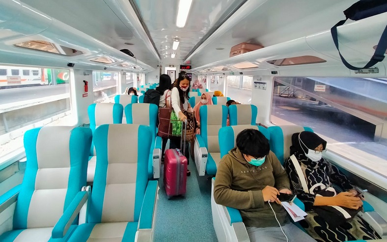 PT KAI Operasikan 8 Kereta Api Tambahan untuk Natal dan Tahun Baru, Ini Daftarnya