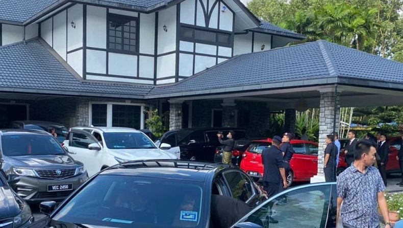 Jelang Pelantikannya sebagai Perdana Menteri Malaysia, Begini Suasana Rumah Anwar Ibrahim 