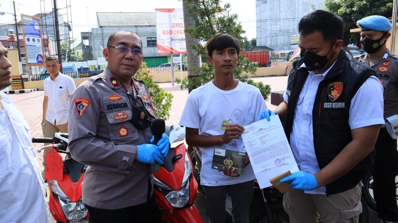 Polres Pringsewu Serahkan Motor Korban Curanmor ke Pemilik