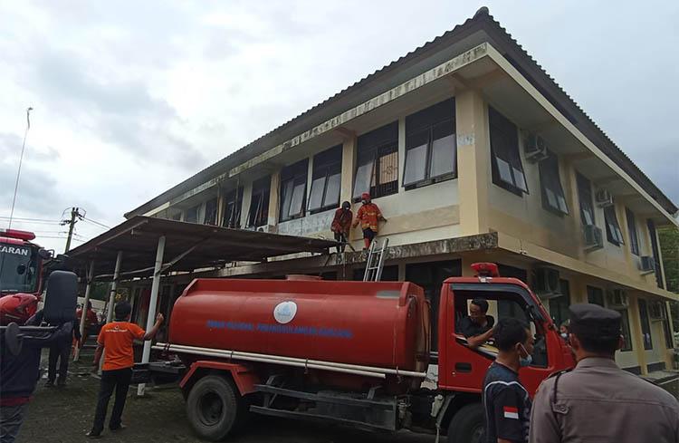 Diduga Korsleting Listrik, Kantor Dinas Perpustakaan dan Arsip Kulonprogo Terbakar