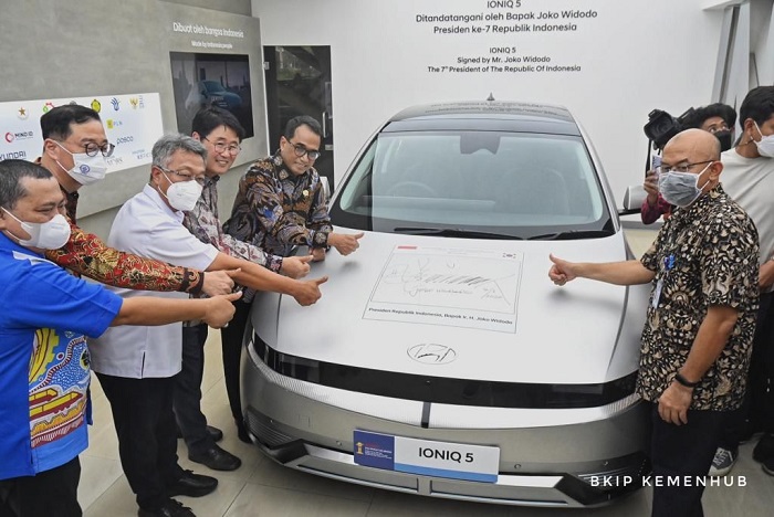 Menhub Resmikan Pameran Kendaraan Masa Depan di Museum Transportasi TMII 