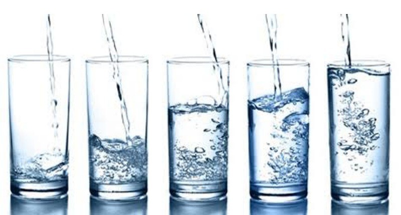 Ketahui Syarat Air Minum yang Aman Dikonsumsi, Tidak Bau hingga Bebas Cemaran 