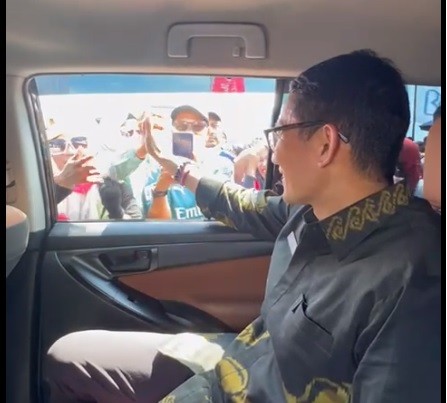 Lepas Kepergian Sandiaga Uno, Emak-Emak Tidore Kompak Sebut Calon Presiden!