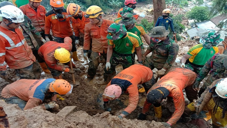    Pencarian Korban Gempa Bumi Cianjur  Terkendala Gempa Susulan dan Cuaca