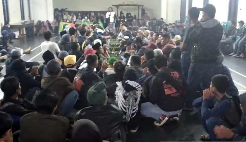 Ribuan Petani Temanggung Ngeluruk ke Jakarta, Demo Tuntut Kenaikan Cukai Ditinjau Ulang 