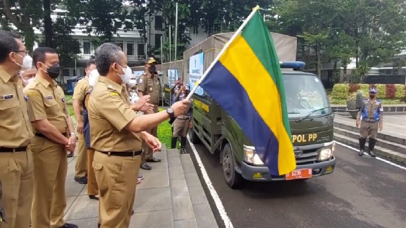 Pemkot Bandung Berangkatkan 12 Truk Bantuan untuk Korban Gempa Cianjur