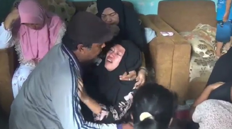 Tangisan Adik Bripda Anam Korban Helikopter Jatuh: Aku Nggak Punya Kakak Lagi
