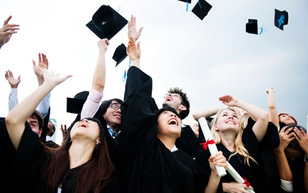 Wow, Ini Negara yang Jumlah Doktor Wanita Ungguli Pria Lho!