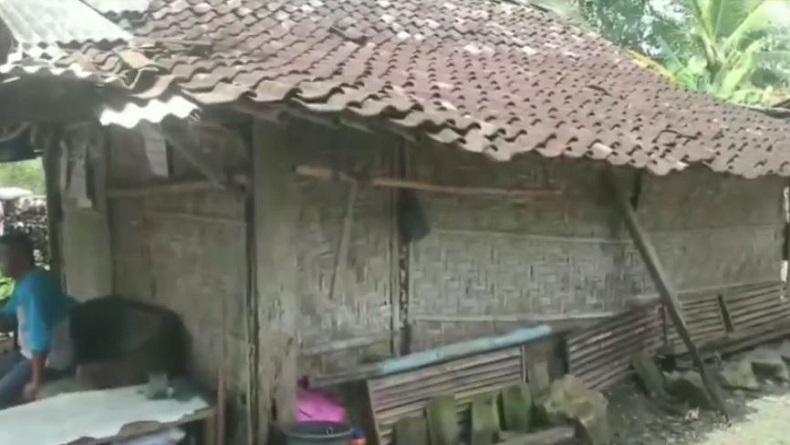 Miris, Rumah Dihuni Sekeluarga di Purworejo Kondisinya Nyaris Roboh