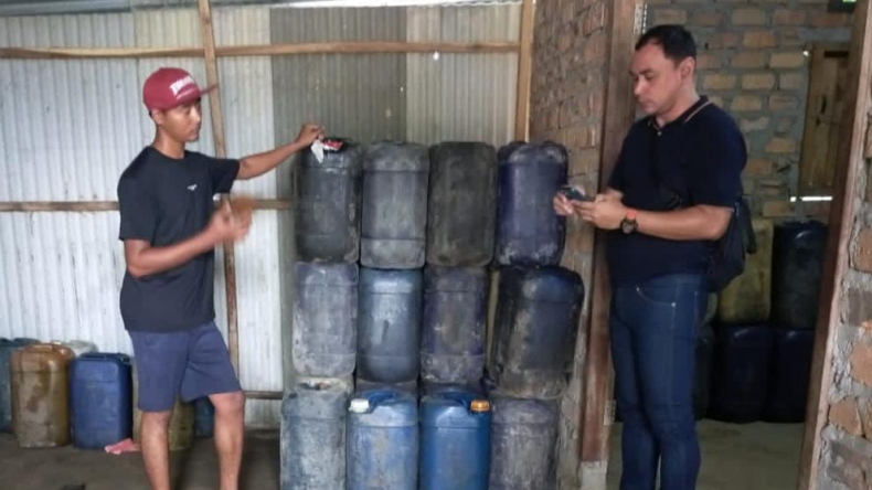 Polda Sumsel Bongkar Praktik Penimbunan BBM, 770 Liter Solar Subsidi Disita