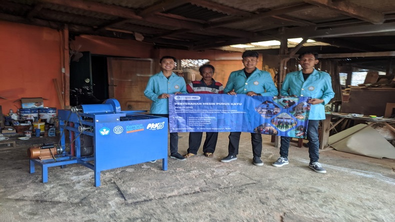 Dukung Produktivitas Usaha Mebel, Mahasiswa UNS Ciptakan Mesin Purus Kayu