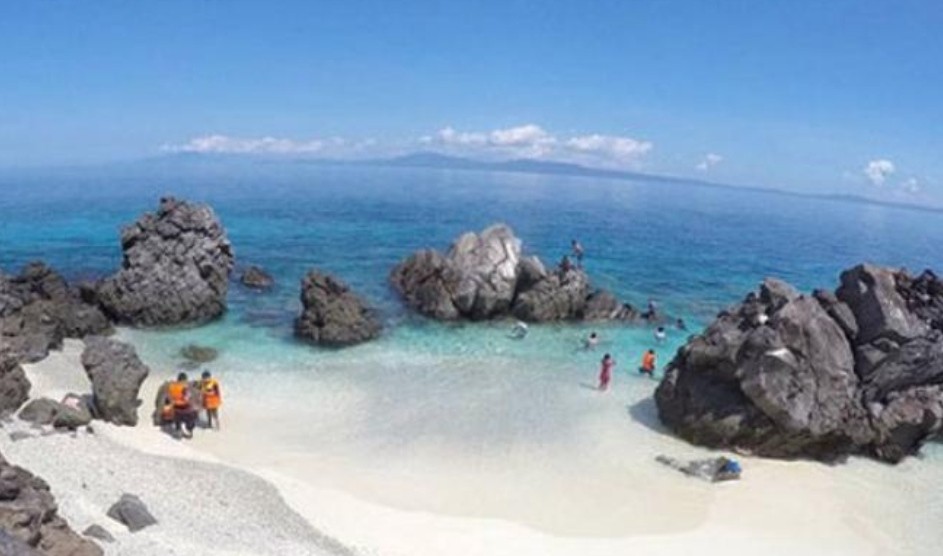 Mengintip Kecantikan Pulau Failonga, Surga Tersembunyi di Maluku Utara