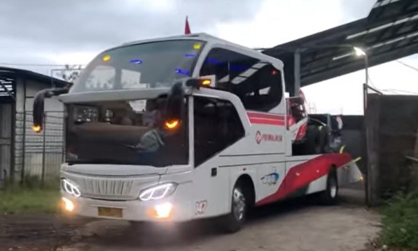 Viral PO Primajasa Belah Bus Avante Jadi Mobil Towing, Netizen Geleng-Geleng Kepala
