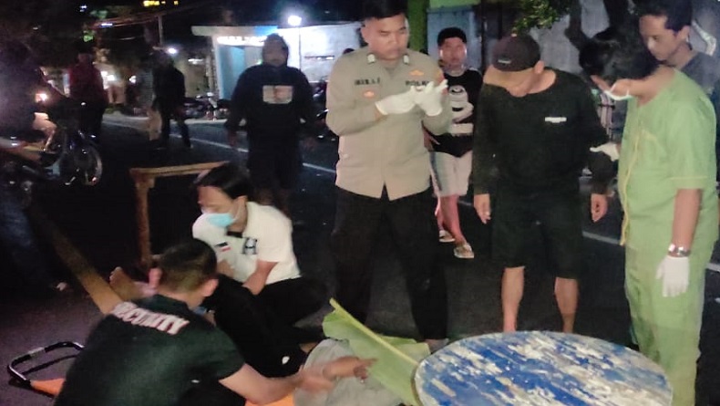 Salip Truk lalu Terjatuh, Penumpang Motor Tewas Terlindas Hino di Garut