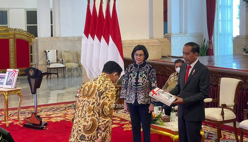 Puji Gestur Hormat Prabowo, Netizen : Pak Jokowi Nggak Salah Pilih