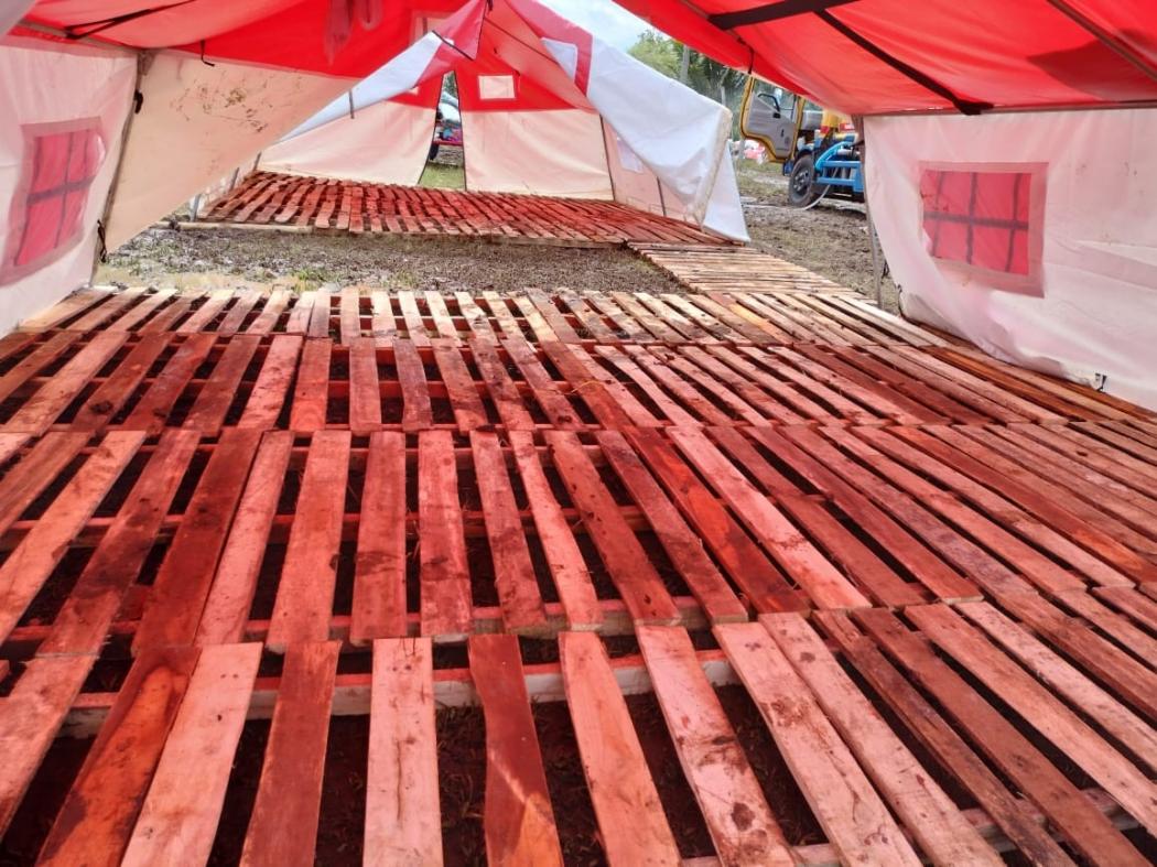 Antisipasi Hujan, Kemensos Modifikasi Tenda di Posko Pengungsi Cianjur