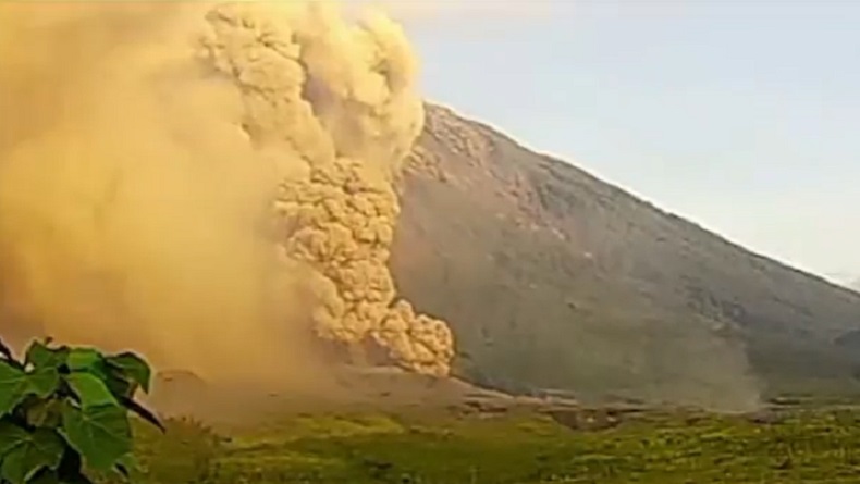 Kemenhub Pastikan Lalu Lintas Penerbangan Tak Terganggu Erupsi Gunung Semeru