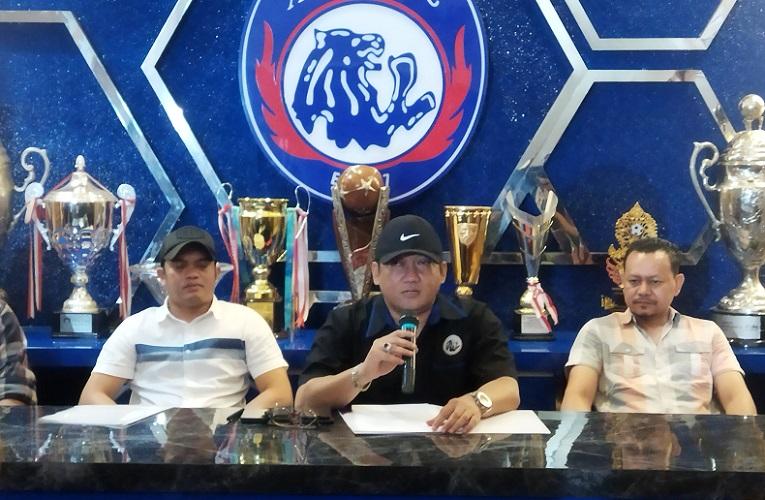 Manajer Tim Arema FC Ali Fikri Mundur, Tokoh Sepak Bola Ini Penggantinya  
