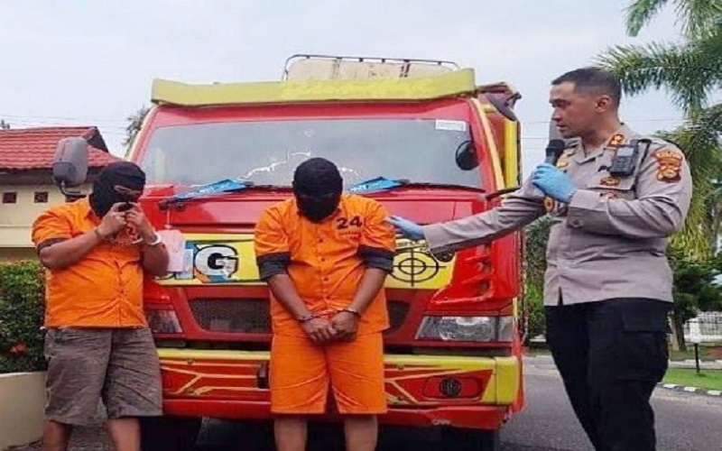 Polisi Gerebek Gudang BBM Ilegal di Hutan Ogan Ilir, 2 Pelaku Ditangkap