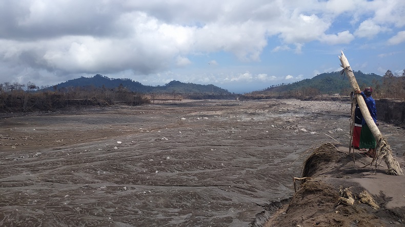 Gunung Semeru Erupsi, Kades Supiturang Akui Sulit Larang Warga Aktivitas di Zona Merah