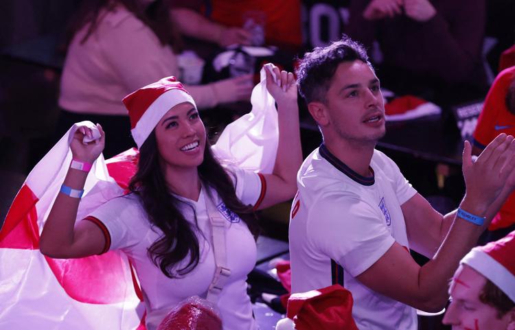 Fans Inggris Sebut Piala Dunia 2022 Ramah Bagi Suporter Perempuan, Tak Ada Pelecehan Seksual