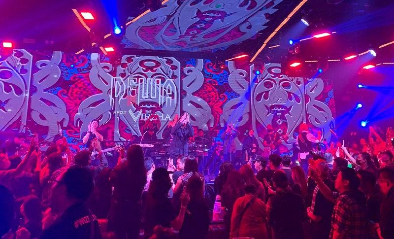 Dewa 19 Bius Penonton dengan Tembang Romantis di Surabaya Sound of Love