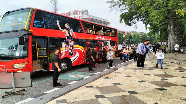 Jelang Pernikahan Kaesang, Keluarga Inti Jokowi Jajal Naik Bus Tingkat Werkudara