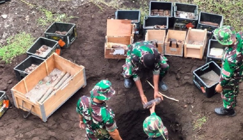 Denpal XVI/1 Ternate Musnahkan Mortir hingga Granat Nanas Peninggalan Perang Dunia II