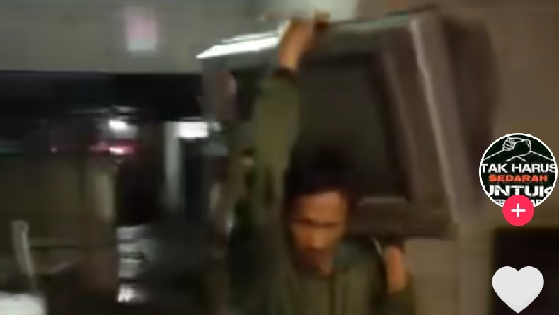 Viral Warga Emosi Buang TV lantaran Tak Bisa Ditonton dan Harus Beli STB