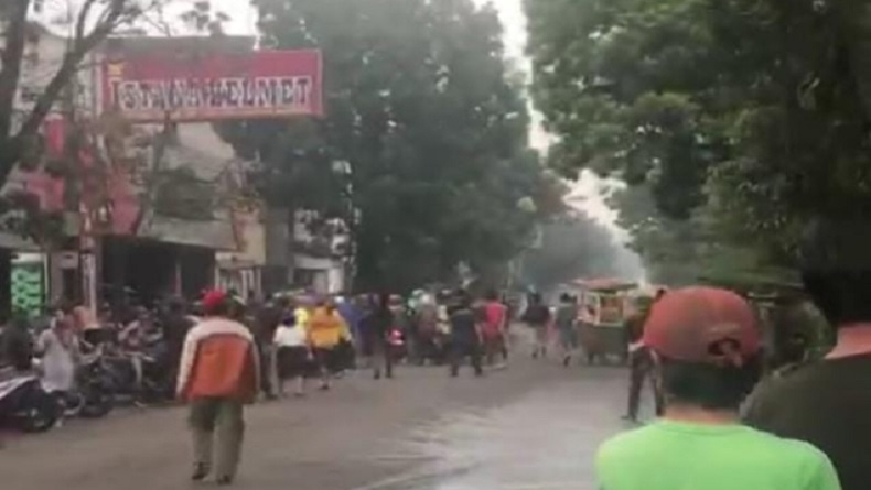 Breaking News! Ledakan Terjadi di Polsek Astana Anyar Bandung, Diduga Bom Bunuh Diri 