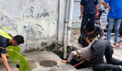 Bertengkar dengan Istri, Pria Ini Coba Bunuh Diri di Selokan Tambora Jakbar