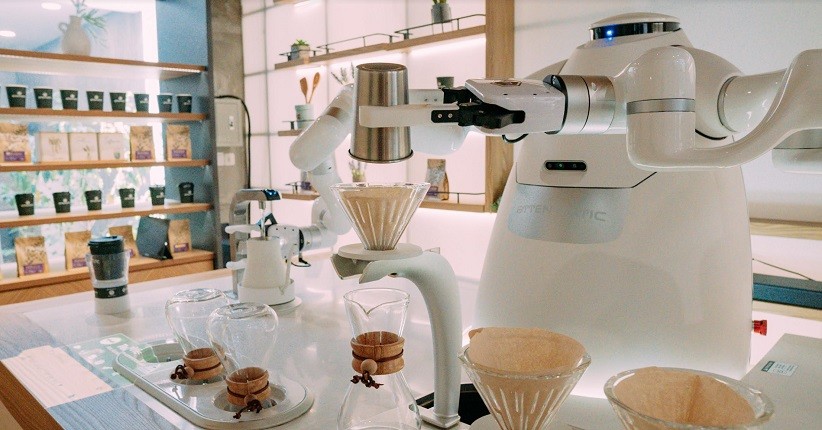 Tidak Hanya Meracik, Robot Barista Ini Juga Bisa Berikan Edukasi Kopi Indonesia