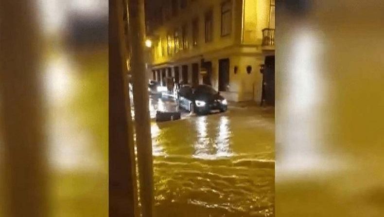 Hujan Deras Picu Banjir di Ibu Kota, Seorang Nenek Tewas di Ruang Bawah Tanah